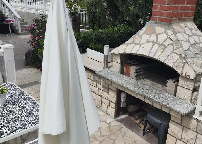 Zeljka1 Mit Pool By Interhome Malinska